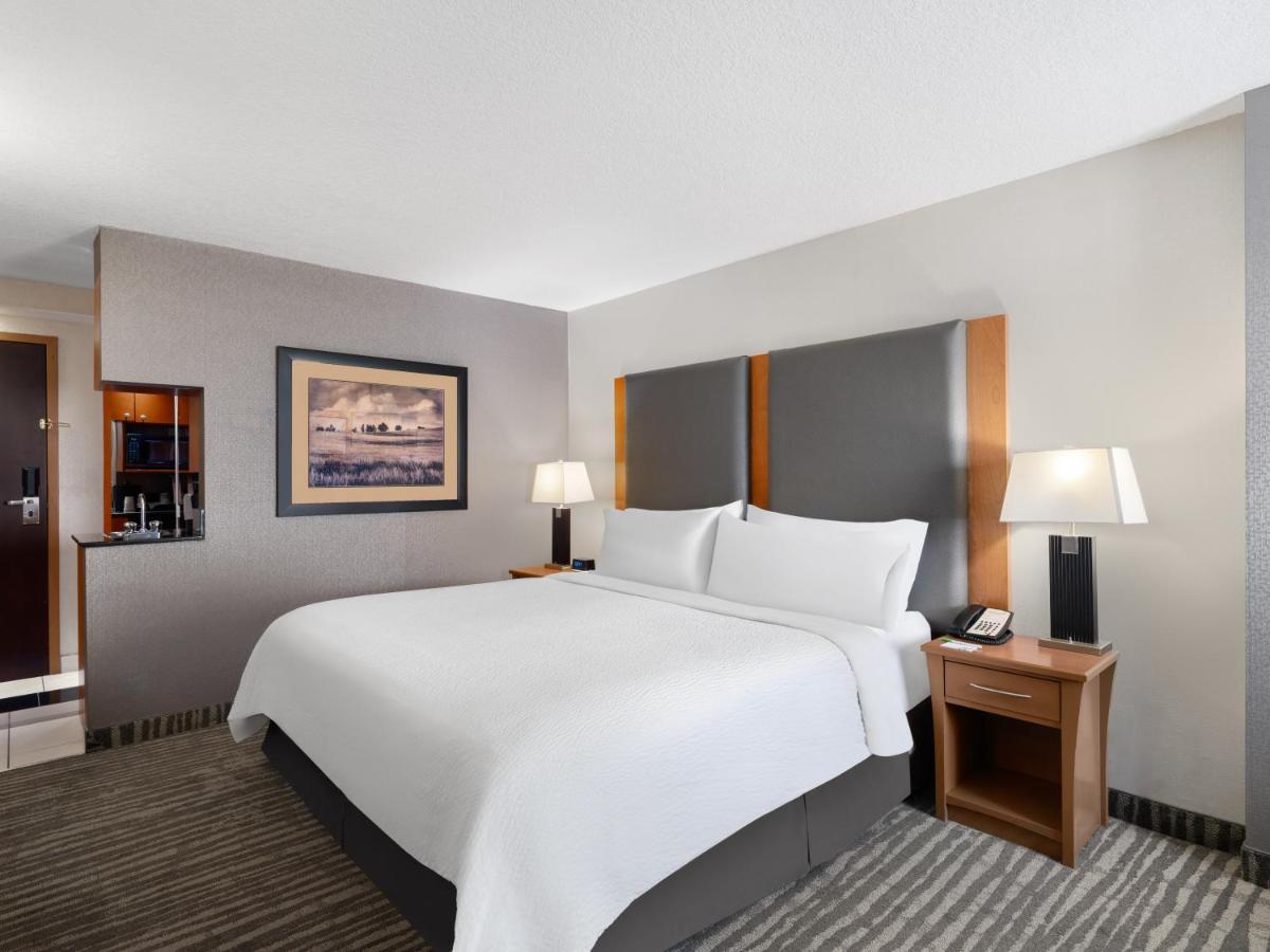 Holiday Inn Calgary Airport By Ihg Eksteriør billede