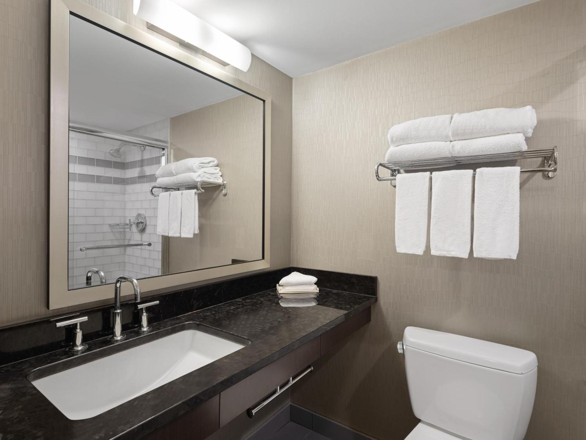 Holiday Inn Calgary Airport By Ihg Eksteriør billede